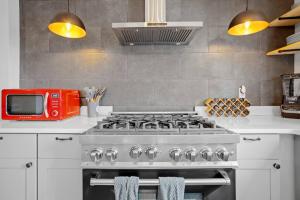 Renovated 5BR 2BA AC Quiet Retreat Home