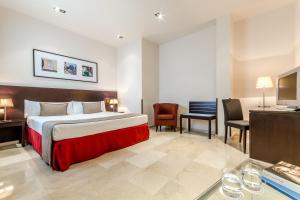 Double Room for Single Use room in Exe Suites 33