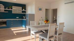 Palm beach apartments