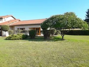 Maison au calme dans la verdure - Lapte