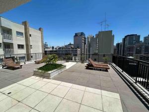 LK1005 Espaçoso Apartamento Com Vista da Vibrante Rua Augusta