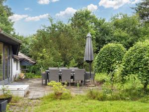 8 person holiday home in Oksbøl-By Traum