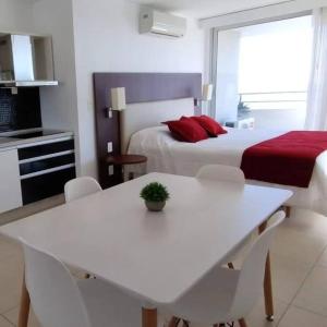 Mono ambiente frente al río, con amenities