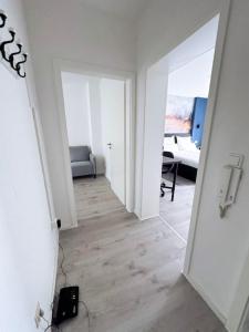 City Apartment with WIFI, Kitchen and 4K TV