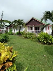 Bungalow ROUGE - 戈亚夫