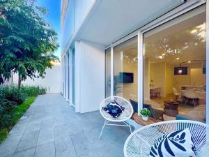 Indulge Luxury Holiday Near Brighton Beach with Private Garden Parking