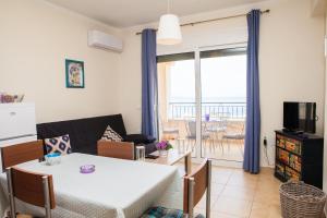 Two-Bedroom Apartment with Sea View - Split Level