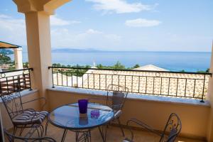 Two-Bedroom Apartment with Sea View - Split Level