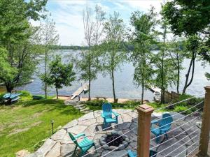 Cozy 3-Bdrm Waterfront Cottage
