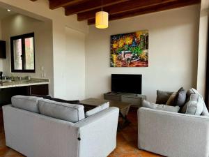 Charming No Stairs Near DT Security Pool Parking