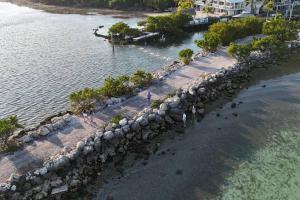 KAWAMA G12 in Key Largo, Beach, Lagoon, Pools, Tennis
