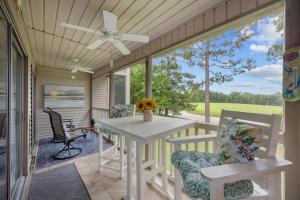 Stylish 8-Person Golf Condo in Pawleys Island, Off-Season Stay