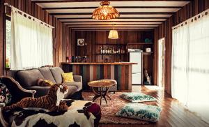 First Class Backpackers Inn - FBI AWAJI