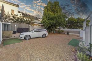 Detached Double Bedroom in Shared Apartment