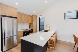 16B Rawson St