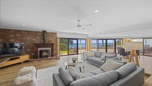 Charlesworth 15 - Beach Reserve, Amazing Views, Walk to Resorts, Sleeps 15