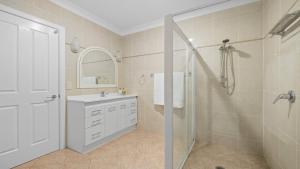 Charlesworth 15 - Beach Reserve, Amazing Views, Walk to Resorts, Sleeps 15