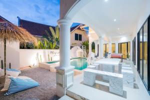 Play Story Pool Villa Na Jomtien