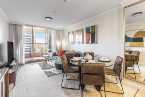 Luxurious Harbour View Apartment in Downtown