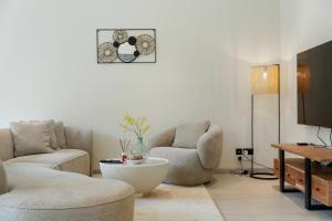 Backyard Bliss Villa in The Lakes 3BR plus maids room