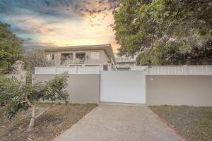 Queen Bedroom 4K TV in Shared Apartment 2S