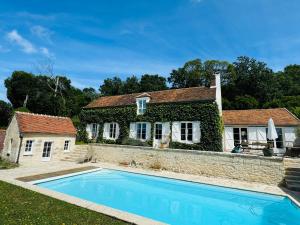 Villas House with the Pool near Polo club Chantilly : photos des chambres