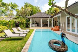 Villa Sitara, Sitara Villa Group