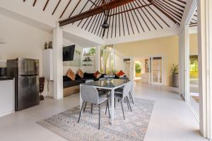 Villa Sitara, Sitara Villa Group