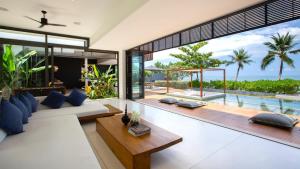 Absolute Luxury Villa Malouna- Beachfront 6 Bedrooms Plus Kids Bunk Room 126