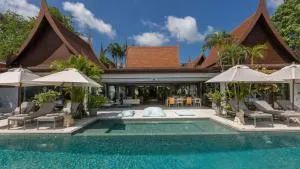 Chic Baan Capo - Luxury Four Bedroom Beachfront Villa - Bangrak Beach