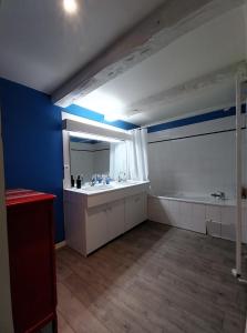 Maisons de vacances Ploubalay maison 9p plages 4km : photos des chambres