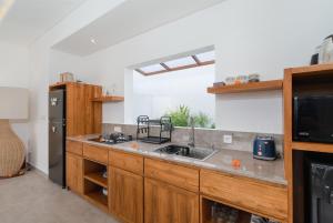 Villa Palikua at Nyanyi