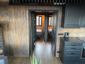 Cozy 3BR Summerhouse with Hot Tub in South Iceland