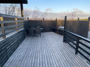 Cozy 3BR Summerhouse with Hot Tub in South Iceland