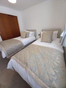 Lovely 2 bed Flat-great location