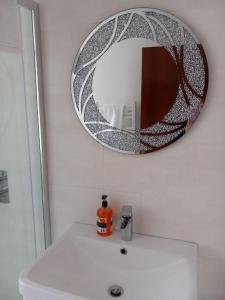 Lovely 2 bed Flat-great location