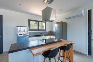 Les Lauriers Roses - Maison climatisée piscine