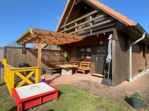 Holz-Ferienhaus Mechelsdorf, nahe Ostseebad Kühlungsborn - Westhof