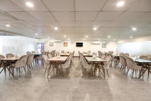 Saltstayz- Huda City Center