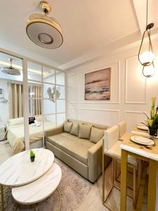 CD Staycation - Unit 5 at Trees Residences