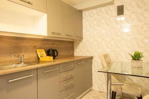 Duży pokój z aneksem kuchennym i ogródkiem - blisko Butorowego Wierchu