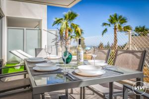 ViVi Homes - Luxor Gym, Pool, Terrace & Beach