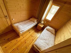 LogInn Family Cabin Cozy Wooden Cottage in Mestia