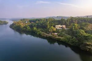 2 premium rooms with pool&by lake close to Vagamon - Muttam