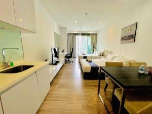 Roomy Suites @One Bukit Ceylon