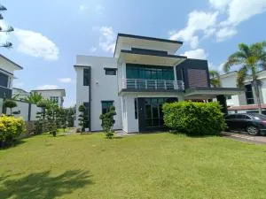 Melaka Castle Home - Kampong Padang Keladi