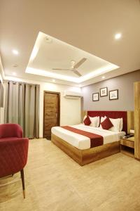 Saltstayz- Huda City Center