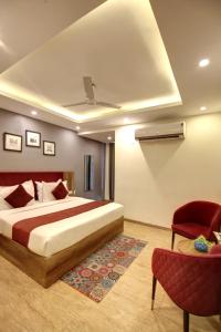 Saltstayz- Huda City Center