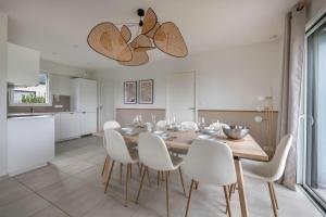 Maisons de vacances A 650m du bord de mer, belle maison neuve pour 8 : photos des chambres