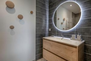 Maisons de vacances A 650m du bord de mer, belle maison neuve pour 8 : photos des chambres